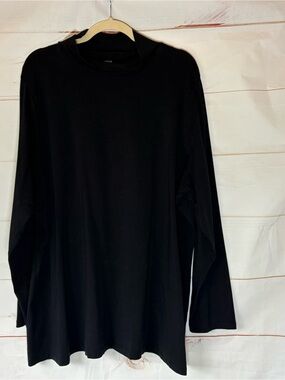 Avenue Black Long-Sleeve turtleneck